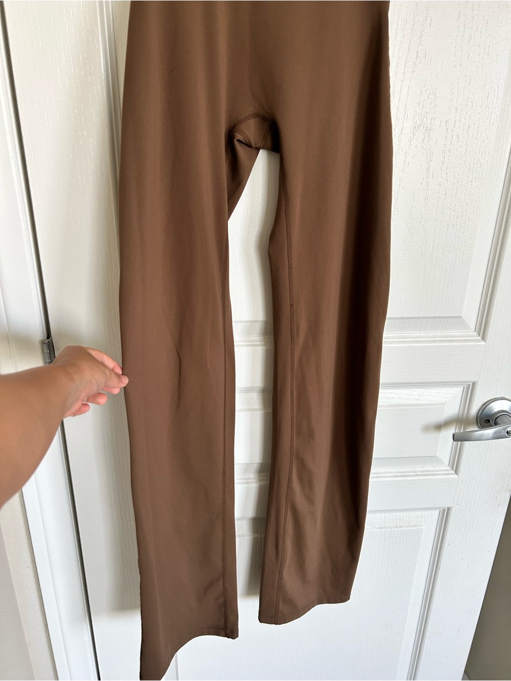 SCULP High-Waisted Flared Leggings - Picture 5 of 8